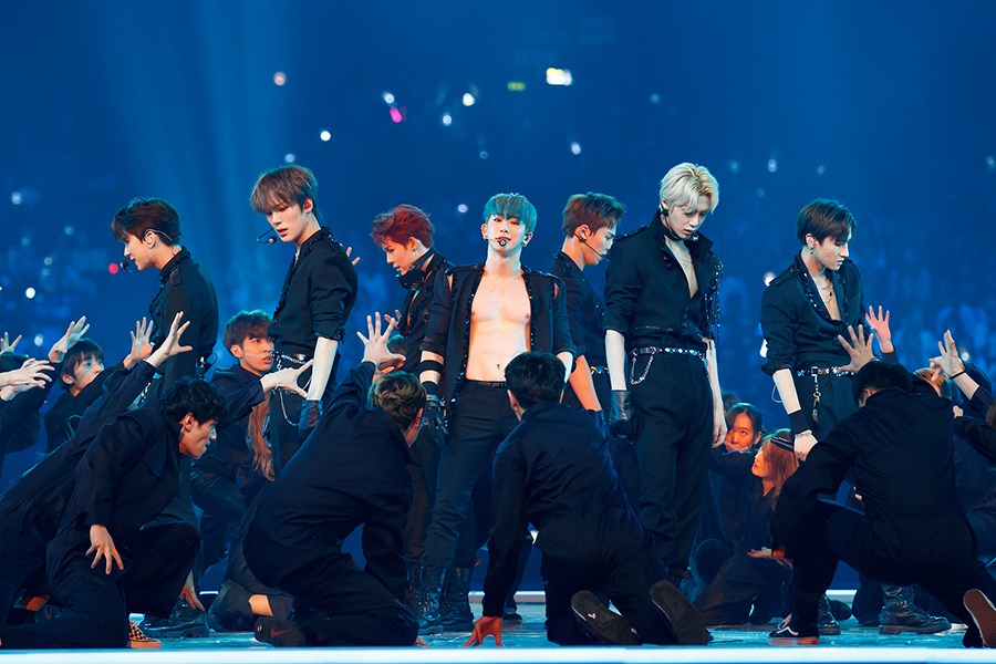 MONSTA X
