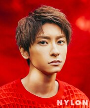 「NYLON guys JAPAN」2019年2月号より與真司郎（AAA）。