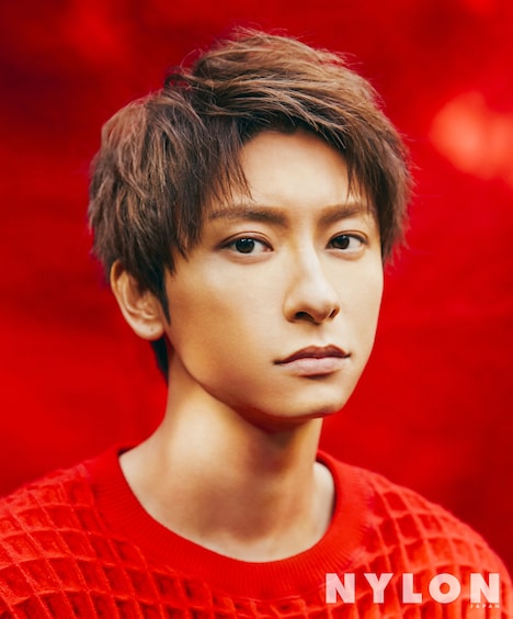 「NYLON guys JAPAN」2019年2月号より與真司郎(AAA)。