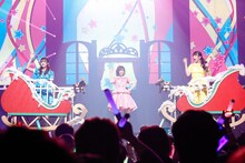 左から高瀬愛奈、東村芽依、井口眞緒。（撮影：上山陽介）