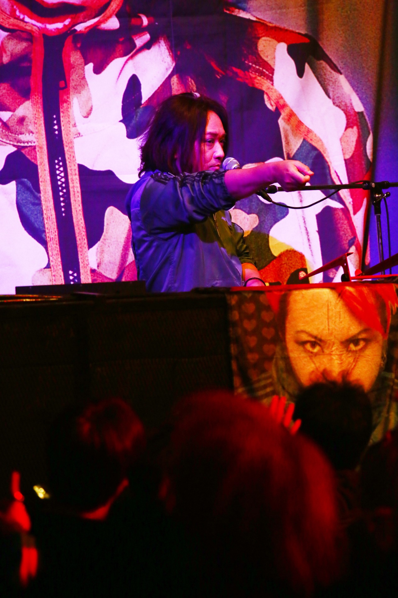DJ-INA