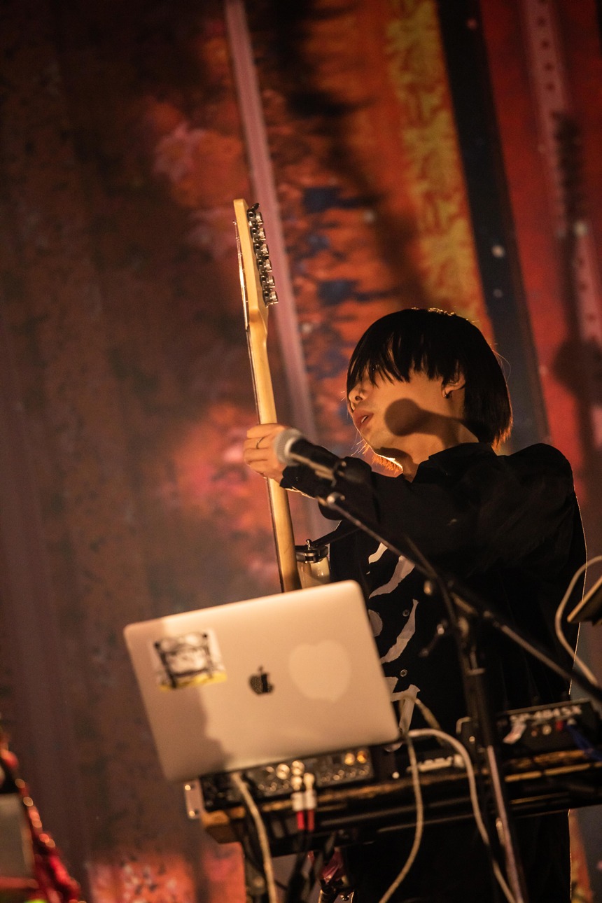サクライケンタ（Manipulate, G, Perc, etc / シン・ガイアズ）（Photo by Masayo）
