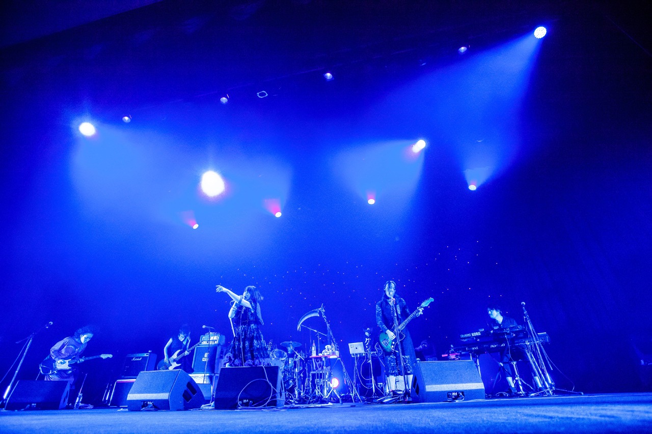 「超歌手 大森靖子『クソカワPARTY』TOUR」東京・昭和女子大学人見記念講堂公演の様子。（Photo by Masayo）