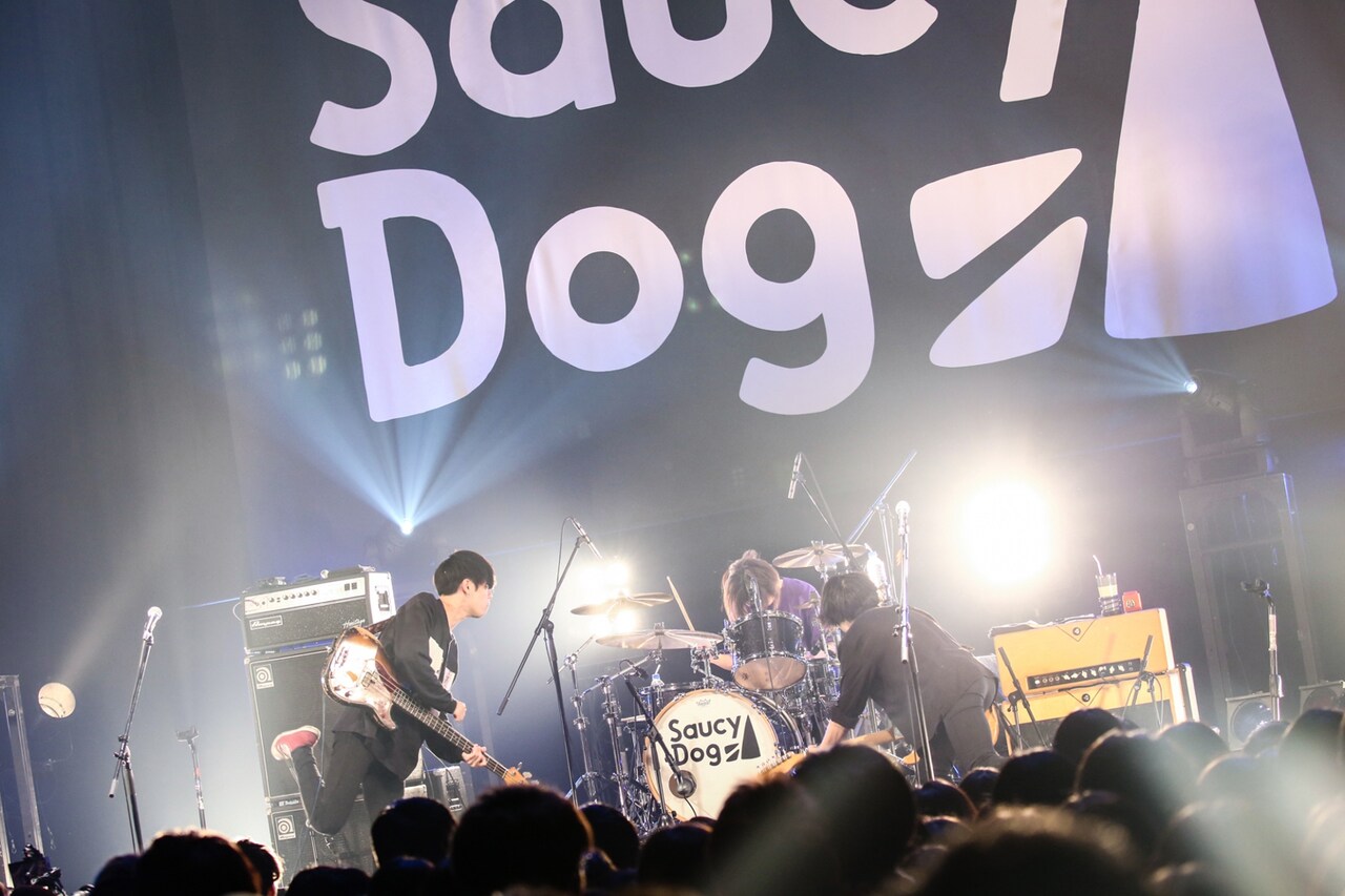 Saucy Dog、初のロングツアーBLITZにて終幕「僕たちは音楽で恩返ししたい」