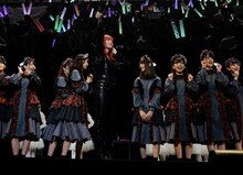 きゃりーぱみゅぱみゅとけやき坂46。（Photo by TEAM LIGHTSOME）