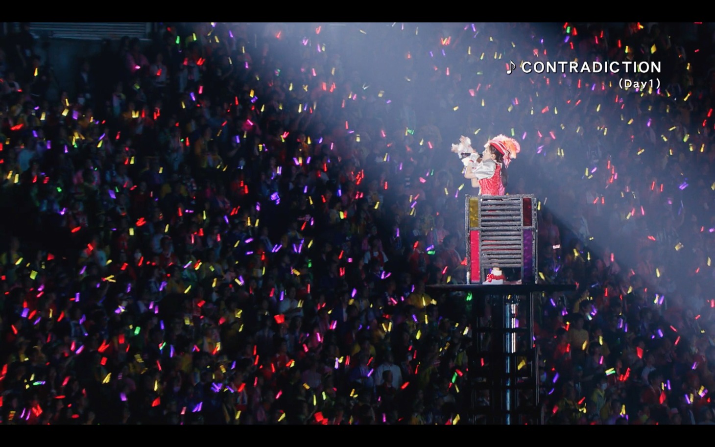 「ももいろクローバーZ 10th Anniversary The Diamond Four -in 桃響導夢-」トレイラー映像のワンシーン。