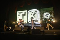 「さくらしめじのHappy X'mash LIVE 2018 in 中野サンプラザ」の様子。（撮影：埼玉泰史、大庭元）