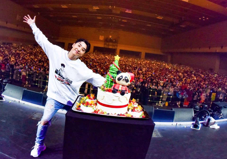 「SEUNGRI 2018 1ST SOLO TOUR [THE GREAT SEUNGRI] IN JAPAN」の様子。