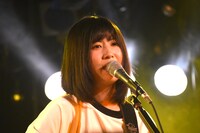 番匠谷紗衣「レコ発弾き語り東名阪ツアー『未完全でも』」東京・渋谷La.mama公演の様子。
