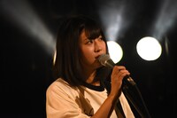 番匠谷紗衣「レコ発弾き語り東名阪ツアー『未完全でも』」東京・渋谷La.mama公演の様子。