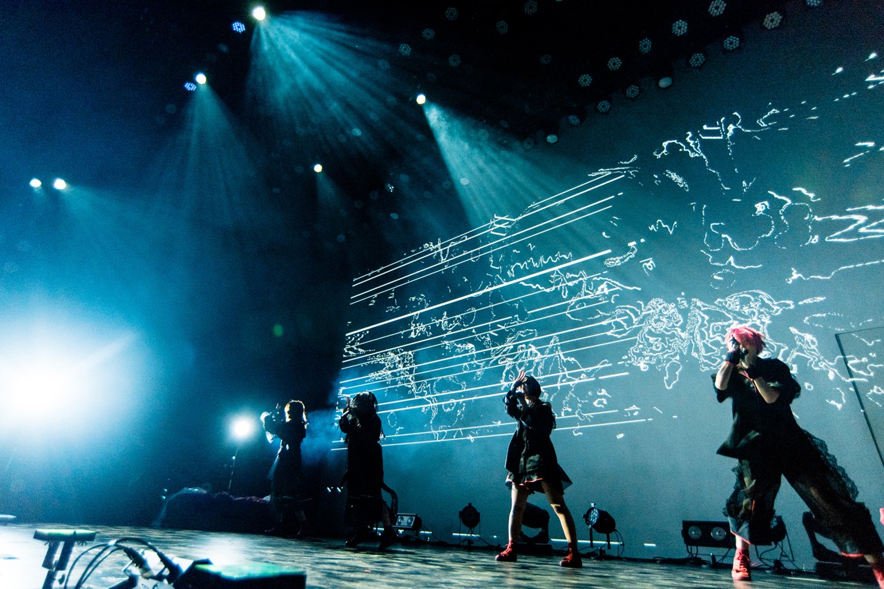 Maison book girl「Solitude HOTEL 6F yume」の様子。（撮影：稲垣謙一）