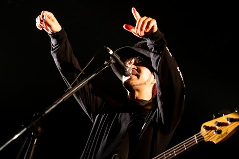 LOW IQ 01（撮影：上坂和也）