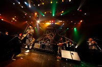 LOW IQ 01 & MASTER LOW（撮影：上坂和也）