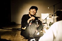 「犬たちのためのコンサート」の様子。（撮影：タイコウクニヨシ）