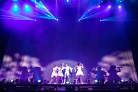 TEAM SHACHI「出張！冬の台場クリスマスライブ～全速前進 聖なる本編～」の様子。