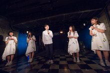 崎山蒼志（中央）とsora tob sakana。