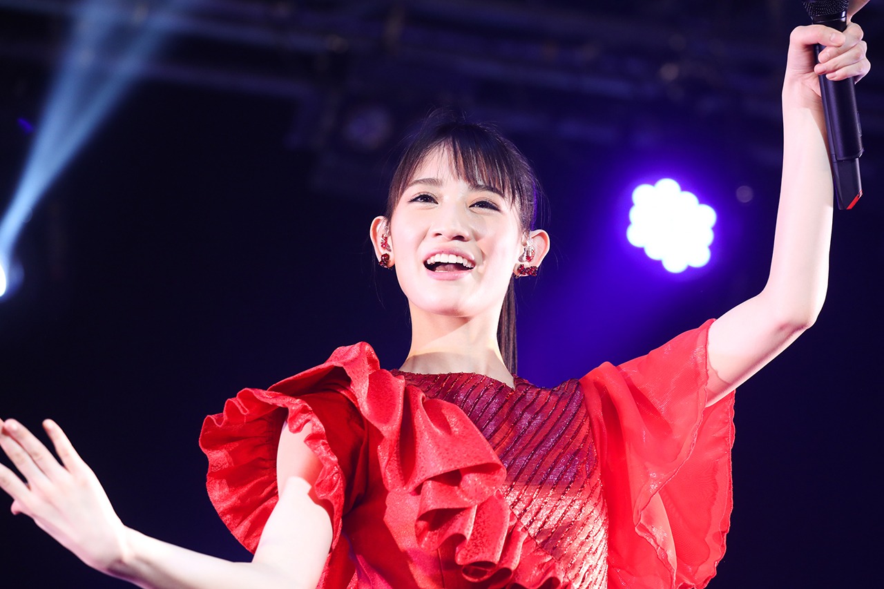 秋本帆華