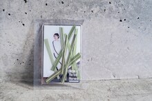 ハーブティブランド「Have a Herbal Harvest」のお茶。2000円。伊藤千晃の写真がアクリル板にプリントされている。