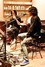 左から百々和宏、斉藤和義。（撮影：前田美里）