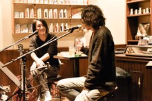 左から百々和宏、斉藤和義。（撮影：前田美里）