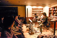 「Rock, Talk, Smoke….Drunk? Vol.12」の様子。（撮影：前田美里）