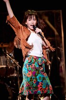 奥津マリリ（撮影：立脇卓［田中聖太郎写真事務所］）