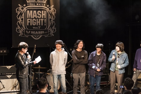 左から鹿野淳、ユレニワ。(撮影:釘野孝宏)