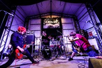 HOTSQUALL（撮影：白石達也）