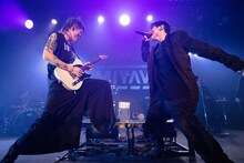 左からMIYAVI、SKY-HI。（Photo by Hijiri Futazuka）