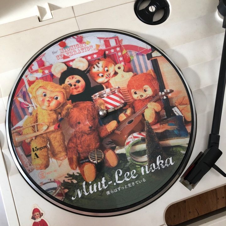 Mint-Lee noka「僕らはずっと生きている」の盤面デザイン。