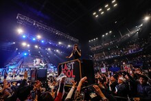 ラストアイドルによるデビュー1周年記念コンサートの様子。（Photo by Yoshifumi Shimizu）