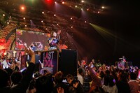 ラストアイドルによるデビュー1周年記念コンサートの様子。（Photo by Yoshifumi Shimizu）