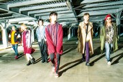 FABLED NUMBERが作業着姿で全力疾走、新曲「Up All Night」MV公開