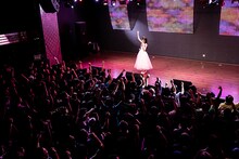 「Dorothy Little Happy Live 2018～Thank you, our story～」の様子。（写真提供：株式会社オブジェクト）