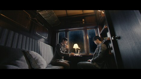 ソフトバンクの新CM「白戸家ミステリートレイン『新米教師（眉村ちあき）』」編より。