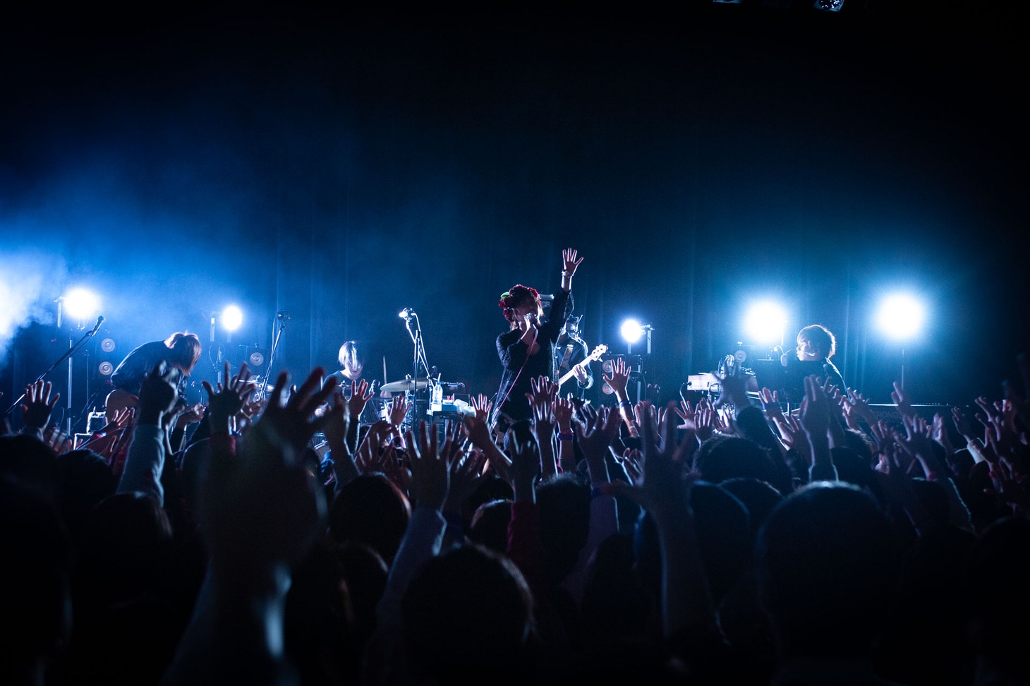 ワンマンツアー「POP OFF」東京・渋谷ストリームホール公演の様子。（撮影：森リョータ）