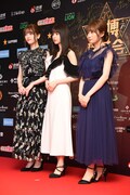 左から松村沙友理、齋藤飛鳥、秋元真夏（乃木坂46）。