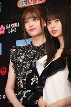 左から松村沙友理、齋藤飛鳥（乃木坂46）。
