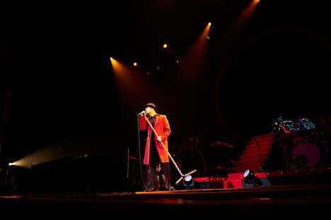 12月22日に行われた「KIYOKIBA SHUNSUKE CHRISTMAS CONCERT 2018 "WHITE ROCK V"」東京公演の様子。清木場俊介（撮影：奥口睦）