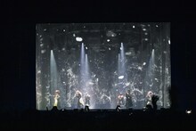 BiSH「BRiNG iCiNG SHiT HORSE TOUR FiNAL "THE NUDE"」の様子。（撮影：外林健太）