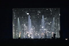 Bishが最高を更新 幕張メッセ単独公演で1万7000人熱狂 ライブレポート 写真8枚 音楽ナタリー Bishが最高を更新 幕張メッセ単独公演で1万7000人熱狂 ライブレポート 写真8枚 音楽ナタリー