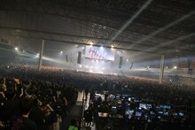BiSH「BRiNG iCiNG SHiT HORSE TOUR FiNAL "THE NUDE"」の様子。（撮影：外林健太）