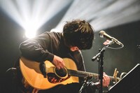 石崎ひゅーい（撮影：鈴木友莉）