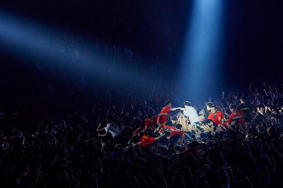 UVERworld「UVERworld ARENA TOUR 2018 TAKUYA∞生誕祭・男祭り」の様子。（撮影：鳥居洋介）
