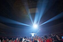 UVERworld「UVERworld ARENA TOUR 2018 TAKUYA∞生誕祭・男祭り」の様子。（撮影：鳥居洋介）