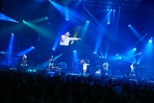 UVERworld「UVERworld ARENA TOUR 2018 TAKUYA∞生誕祭・女祭り」の様子。（撮影：鳥居洋介）