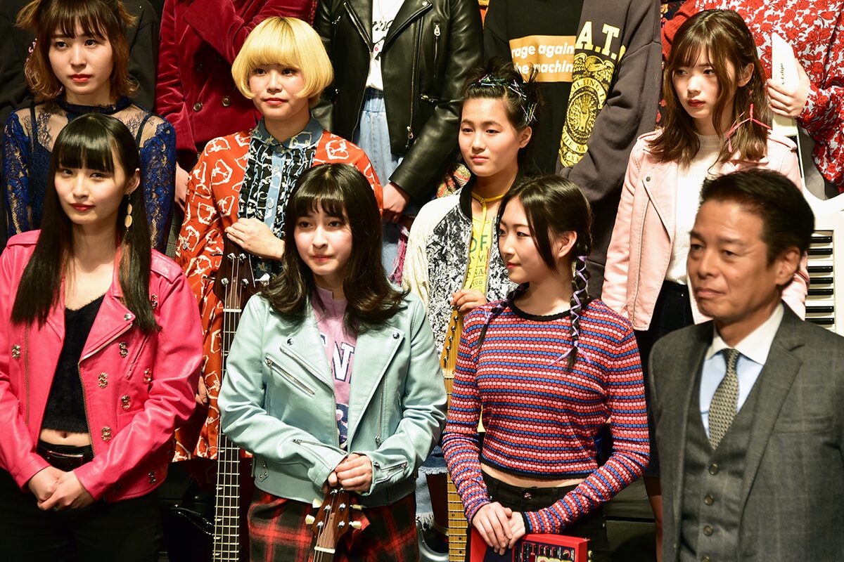 ザ・コインロッカーズのメンバー。 - 秋元康によるガールズバンド“ザ・コインロッカーズ”お披露目、1年後にZepp Tokyoワンマン  [画像ギャラリー 8/12] - 音楽ナタリー