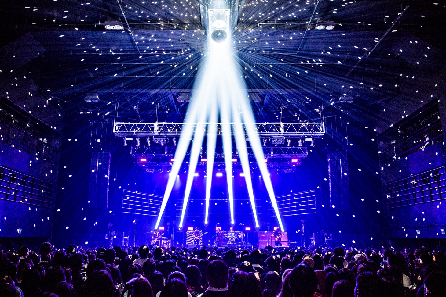 「GLAY MOBILE Presents 10th Anniv. Tour『平成最後のGLAYとChristmas 2018 ～SURVIVAL～』」東京・Zepp DiverCity TOKYO公演の様子。（撮影：岡田裕介）