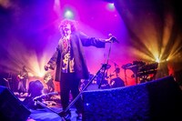 ドレスコーズ「12月23日のドレスコーズ」の様子。（撮影：森好弘）