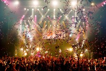 「コレサワ ワンマンツアー2018『コレでショー』～ファイナルはここでしょ～」の様子。（撮影：小坂茂雄）